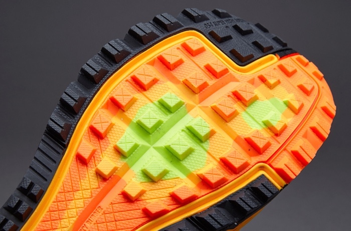 nike zoom terra kiger 3 orange sole